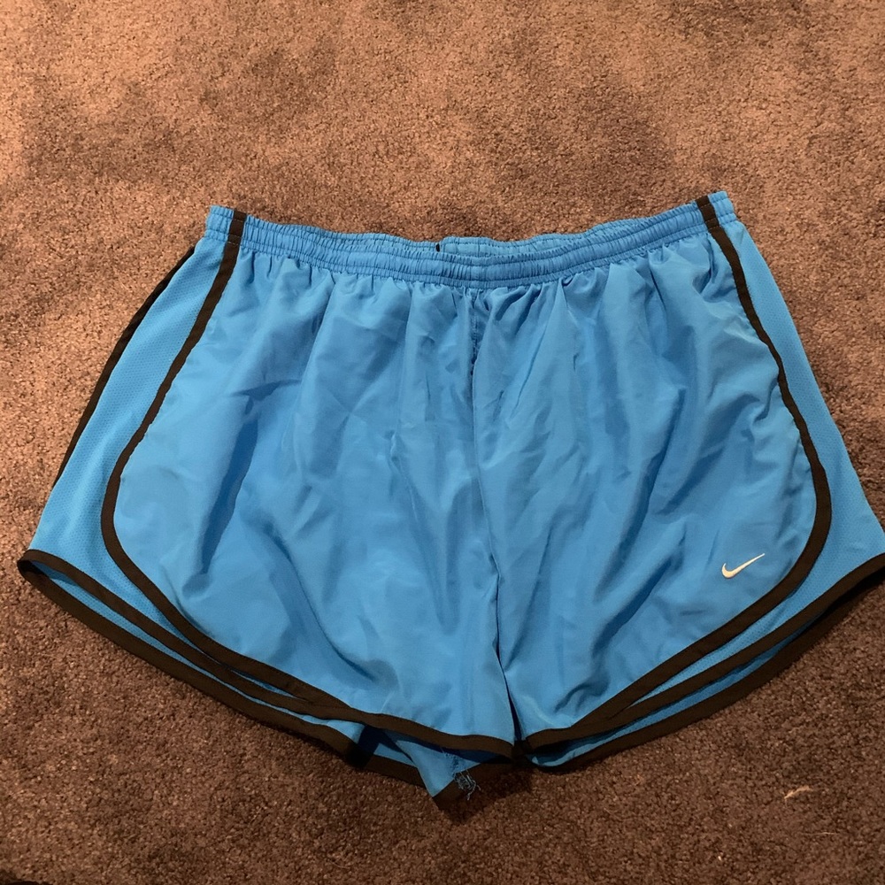2x Nike Tempo Shorts